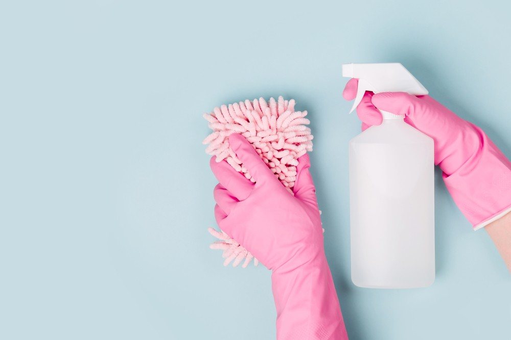 make house spring cleaning a competition