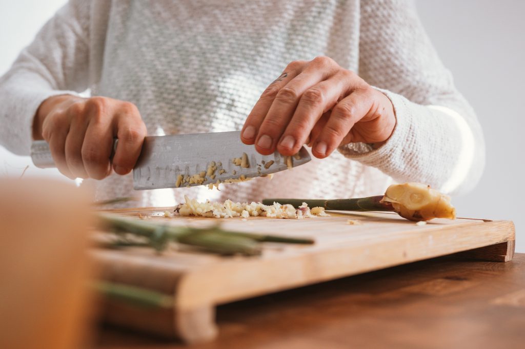 uni kitchen essentials with sharp knife