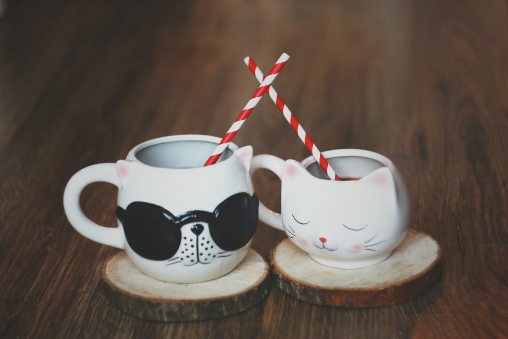 Mugs and cups in student home