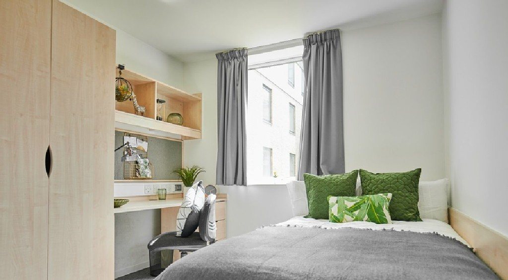 3-station-road-bedroom