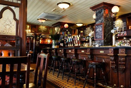 traditional pub in the heart of cambridge city centre